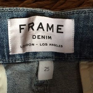 Frame Denim Le Crop Mini Boot. Light blue. Size 25